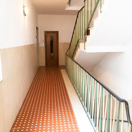 Πανσιόν Holidays 123 4*