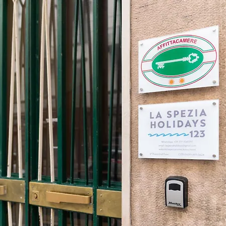 Guest house Holidays 123 3*